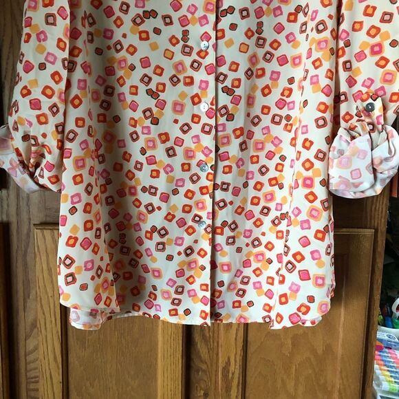 JORDAN WOMAN Collared Buttons Geometric Roll Tab Sleeve Blouse - 20 - Picture 5 of 13